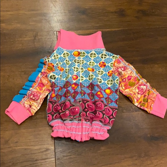 Top - Picture 4 of 5